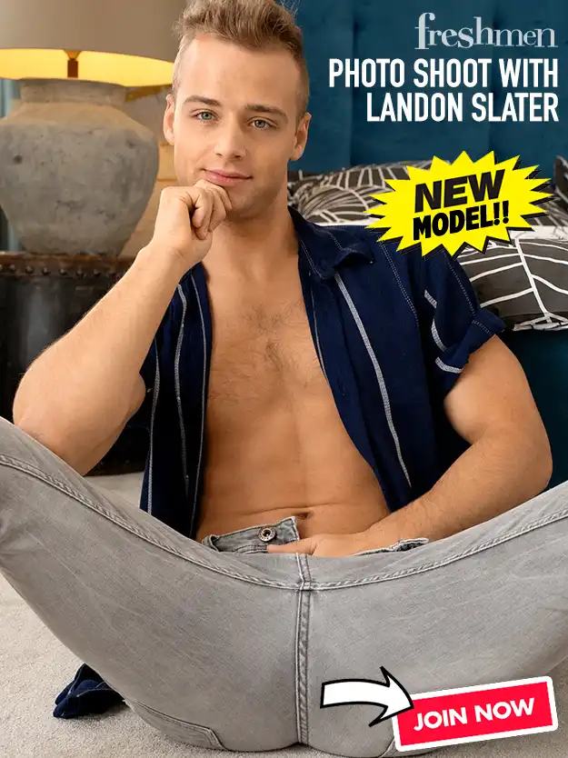 Take the free Freshmen tour and see Landon Slater hard and naked!